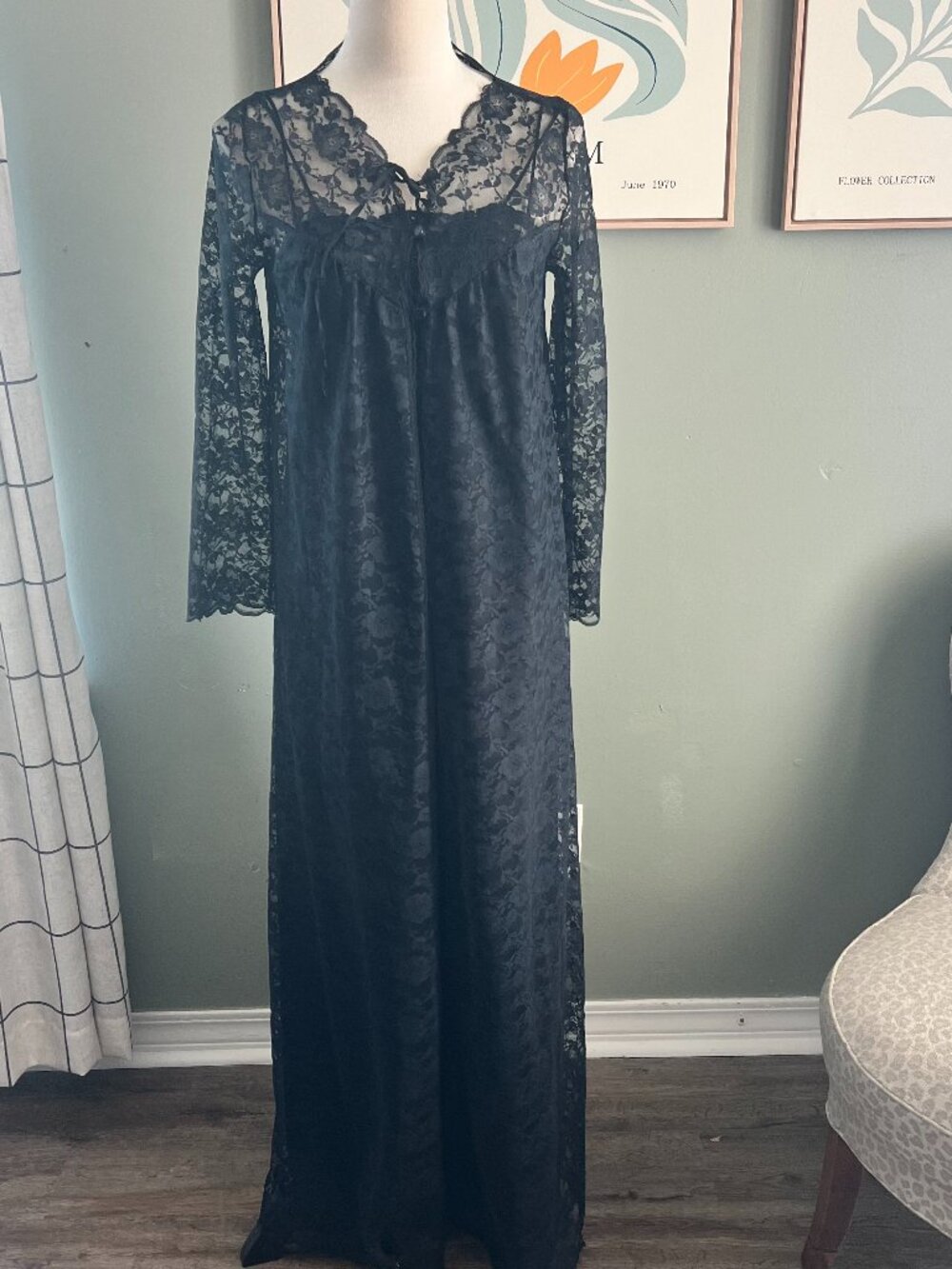 Vintage Vassarette Floral Lace Peignoir Robe with Vanity Fair Nightgown Black